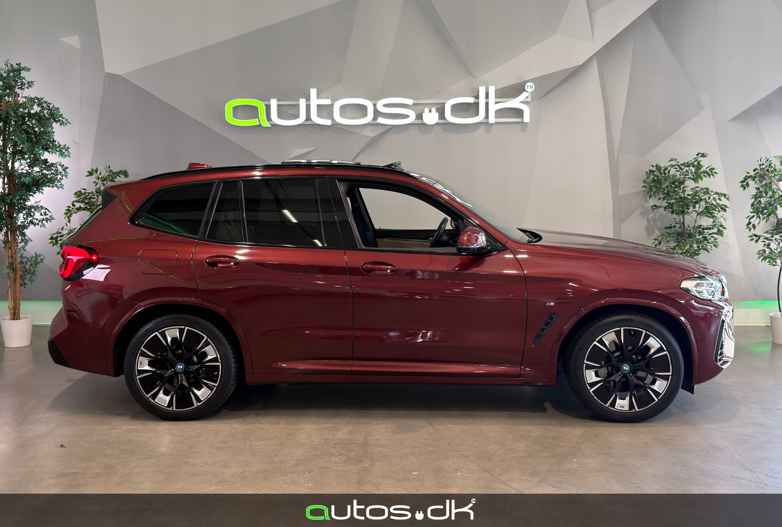 Rød BMW iX3 fra 2022