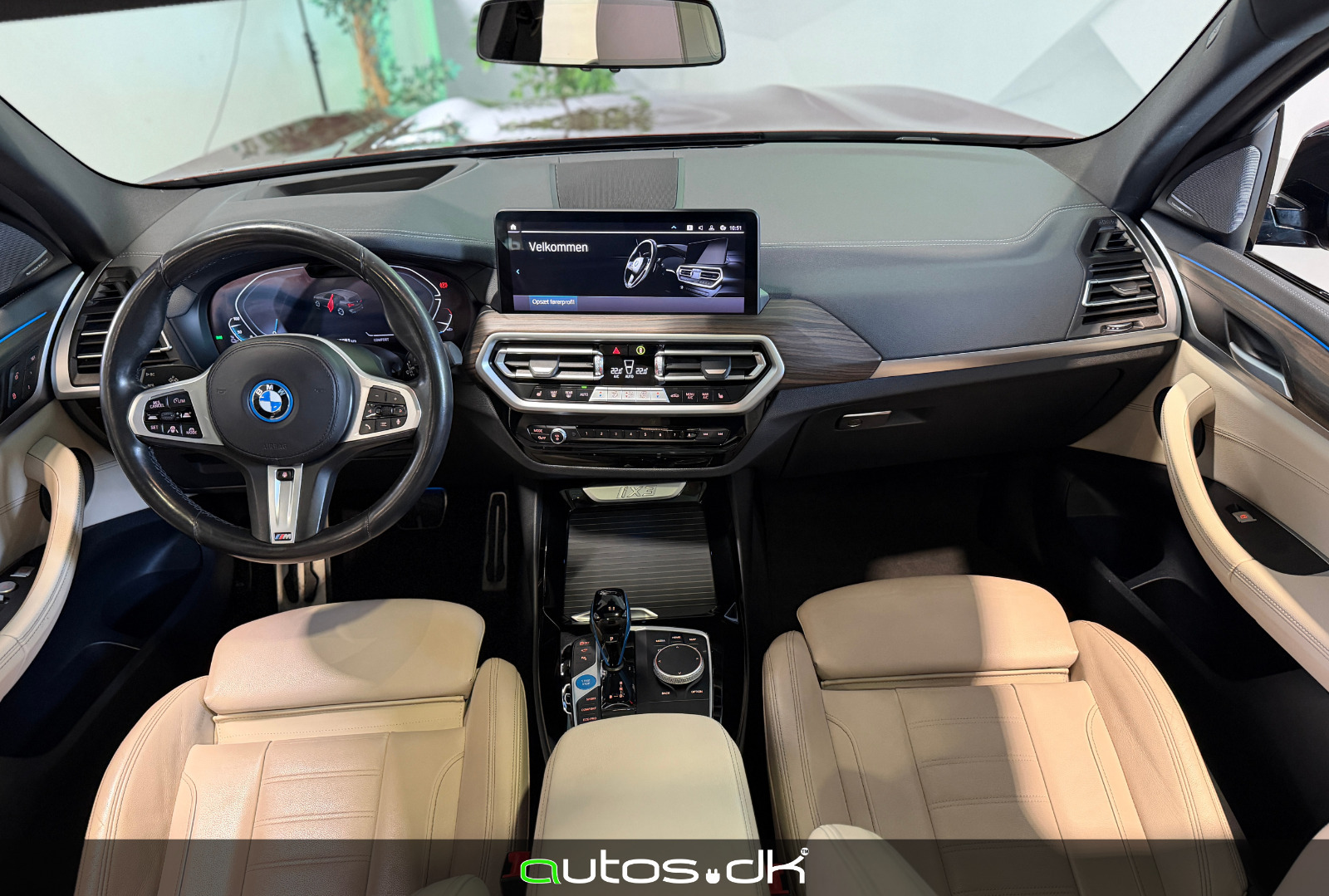 Rød BMW iX3 fra 2022