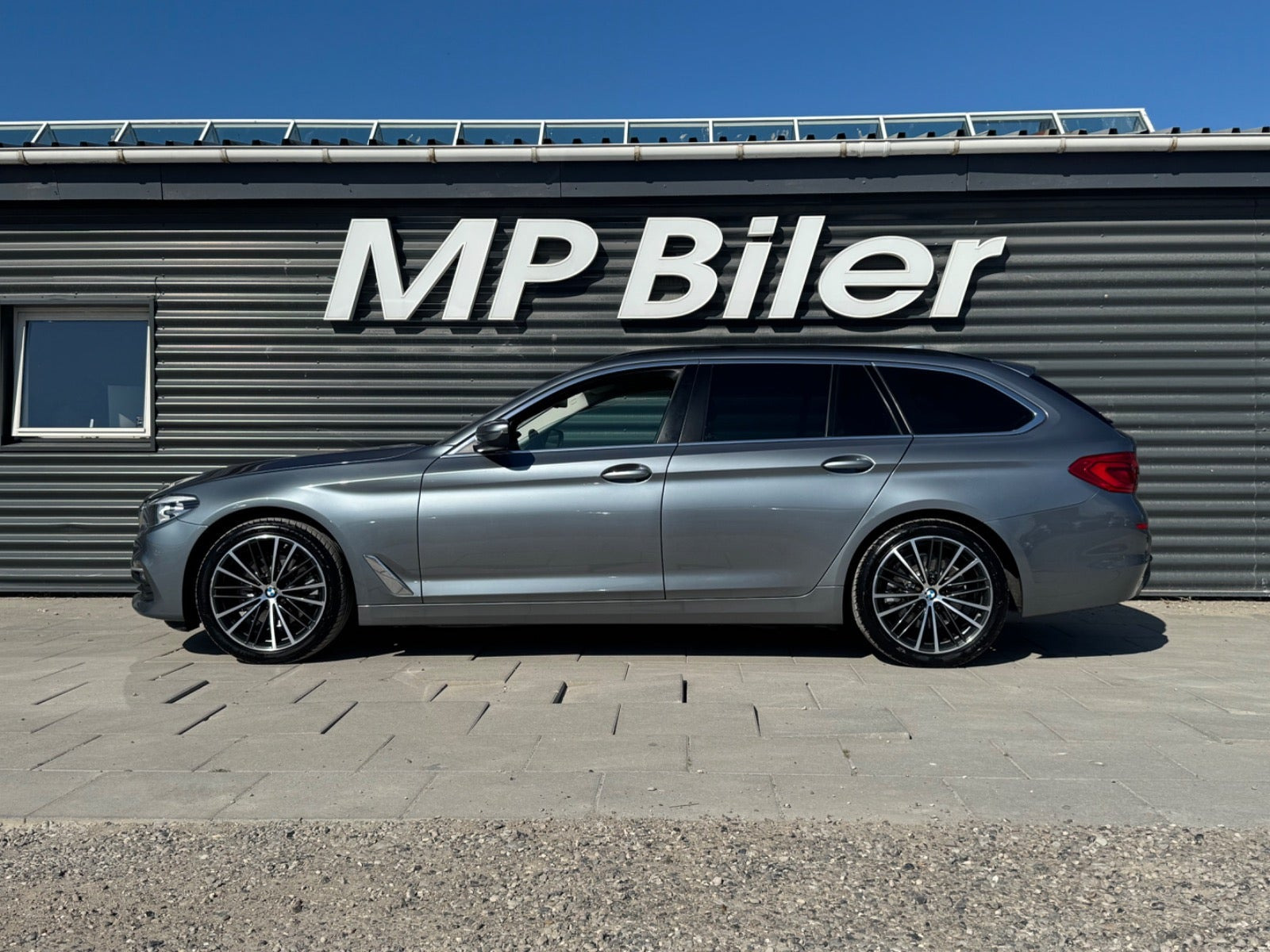 Blå BMW 520d fra 2018