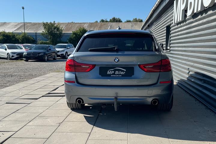 Blå BMW 520d fra 2018