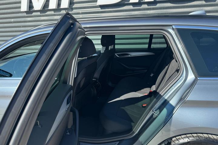 Blå BMW 520d fra 2018