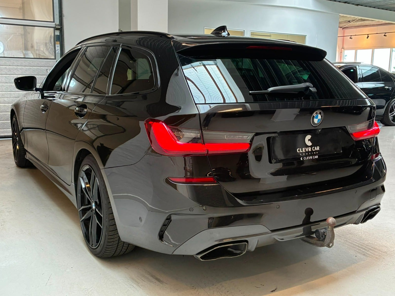 Sort BMW 330d fra 2020