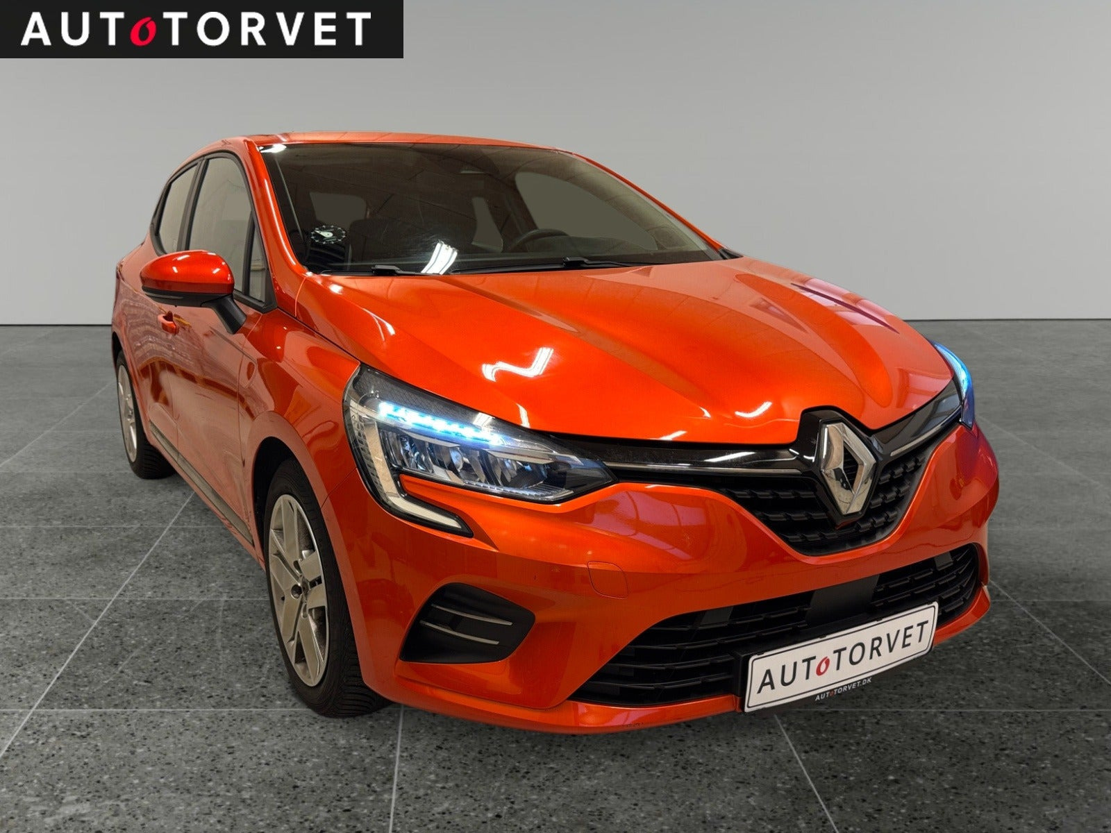 Orange Renault Clio V fra 2020