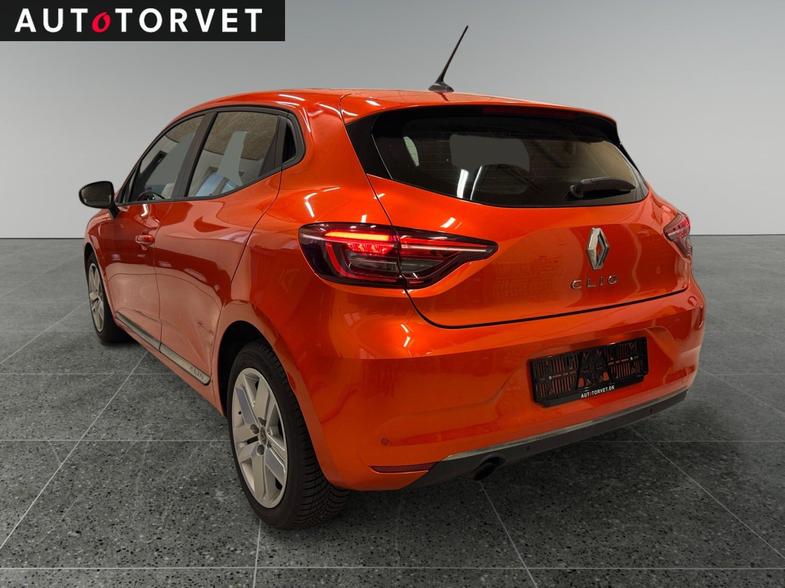 Orange Renault Clio V fra 2020
