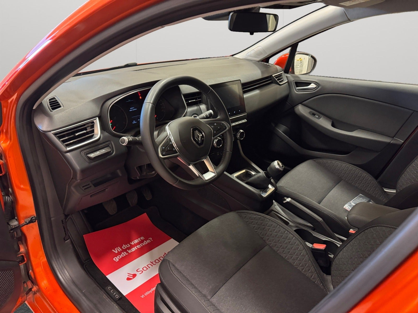 Orange Renault Clio V fra 2020