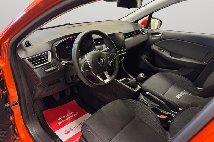 Orange Renault Clio V fra 2020