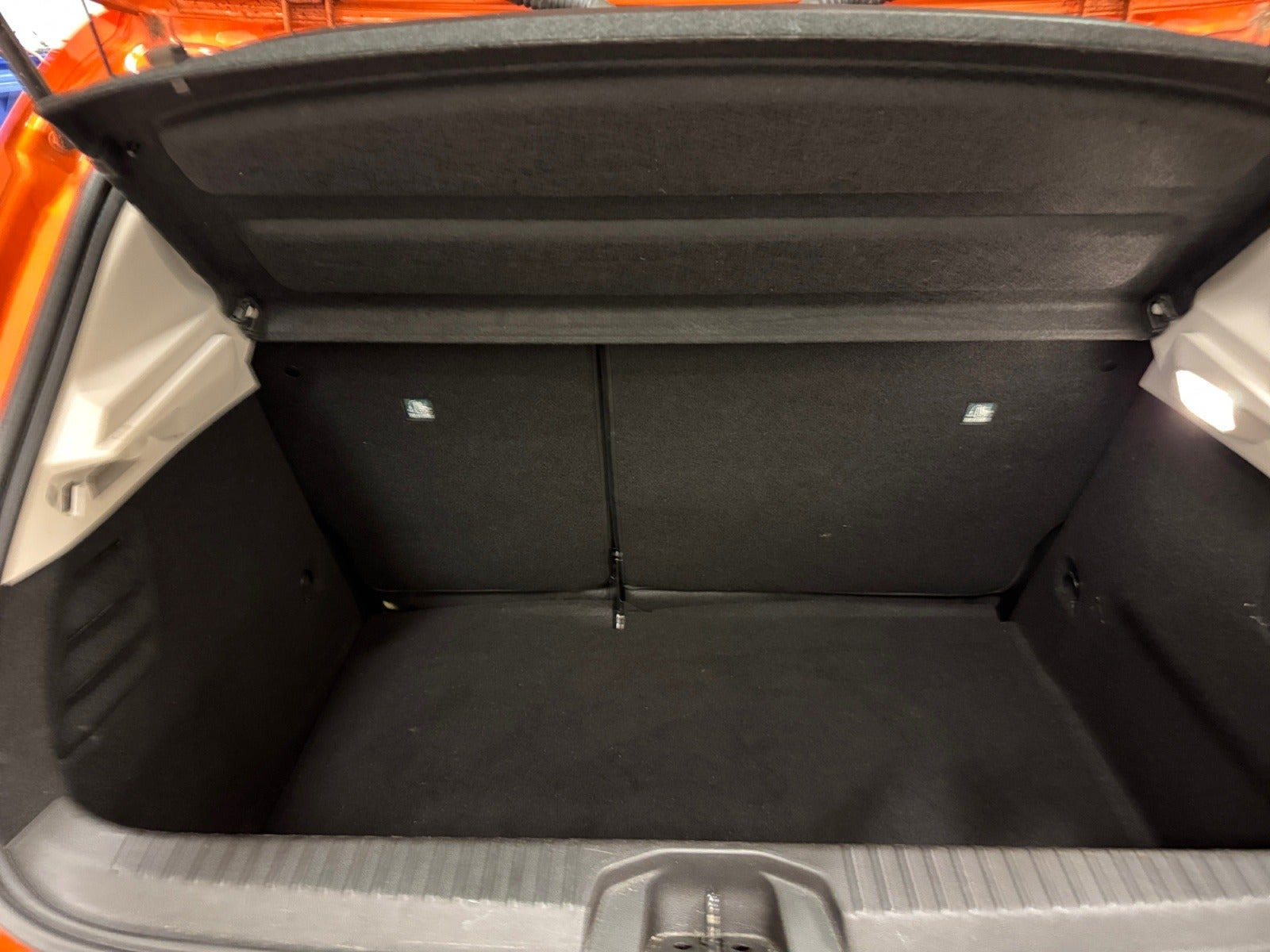 Orange Renault Clio V fra 2020