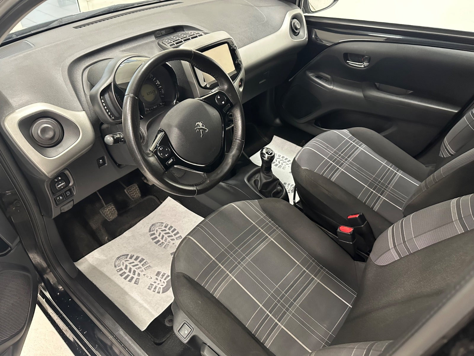 Sort Peugeot 108 fra 2017
