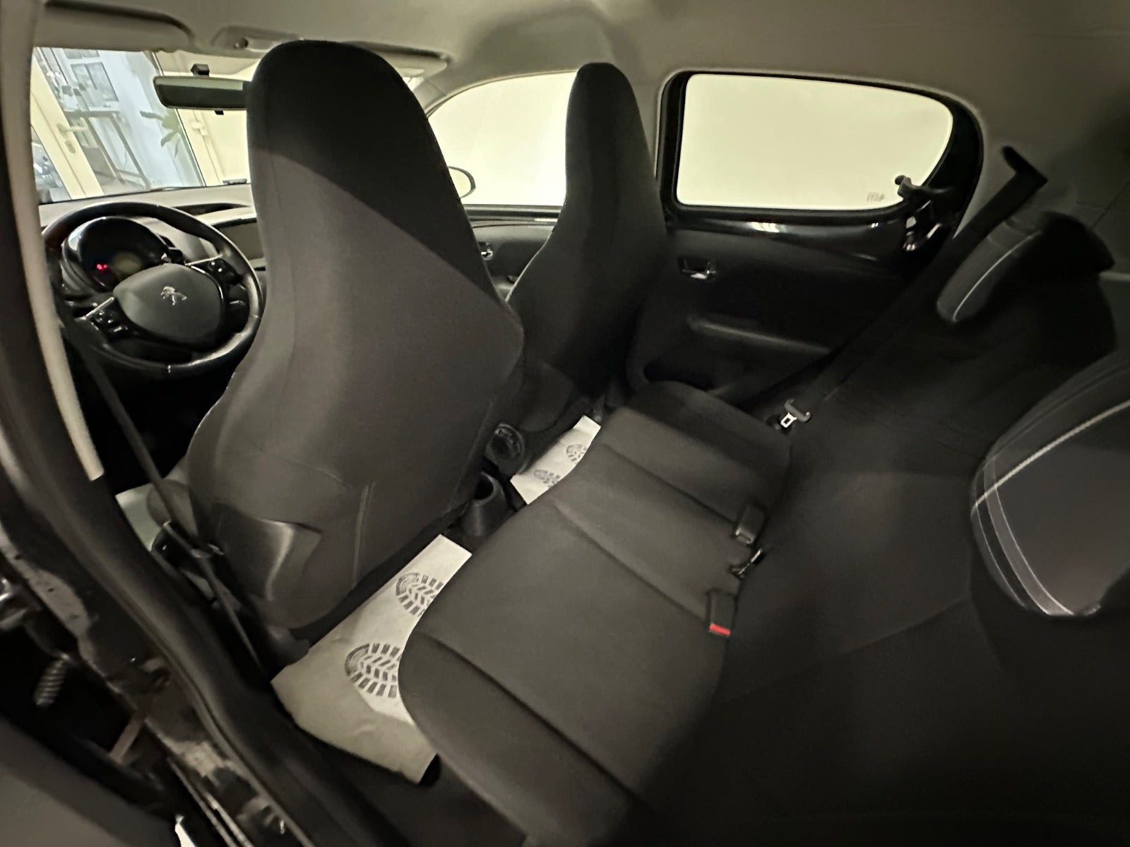 Sort Peugeot 108 fra 2017