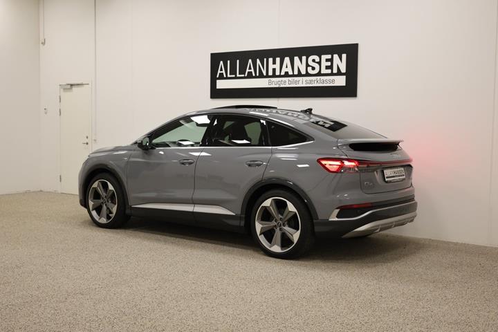 Grå Audi Q4 e-tron fra 2021