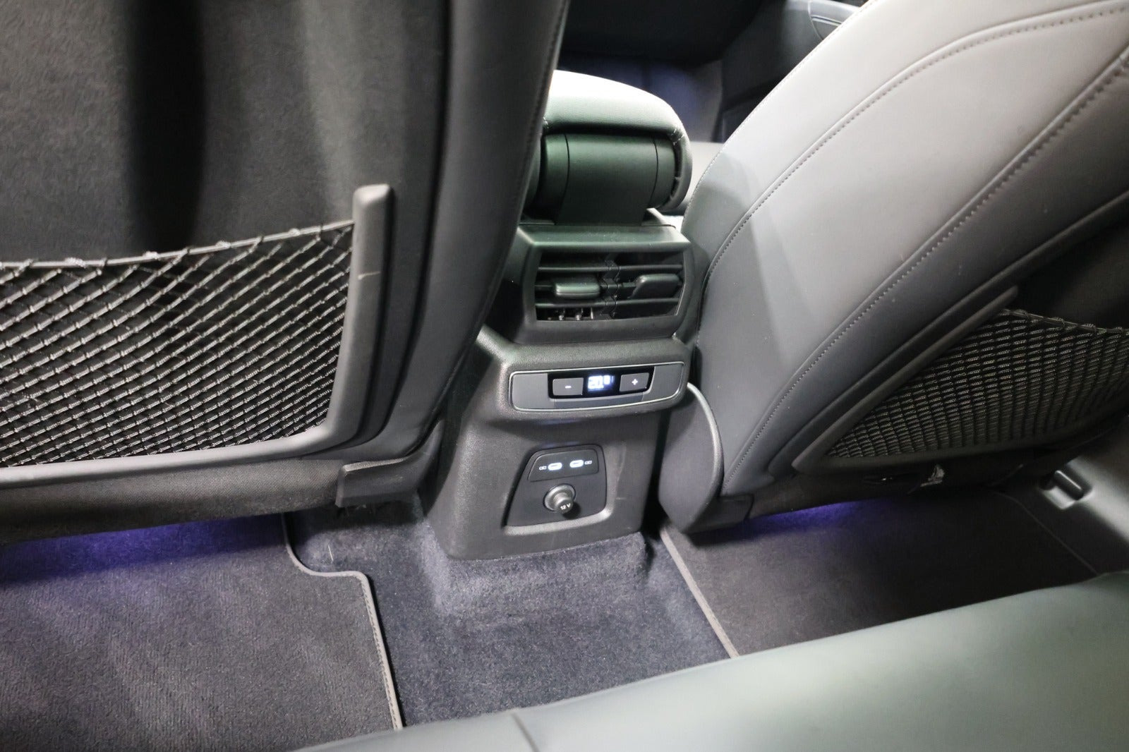 Grå Audi Q4 e-tron fra 2021