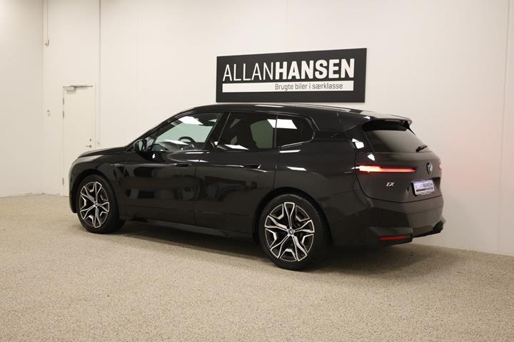 Sort BMW iX fra 2022