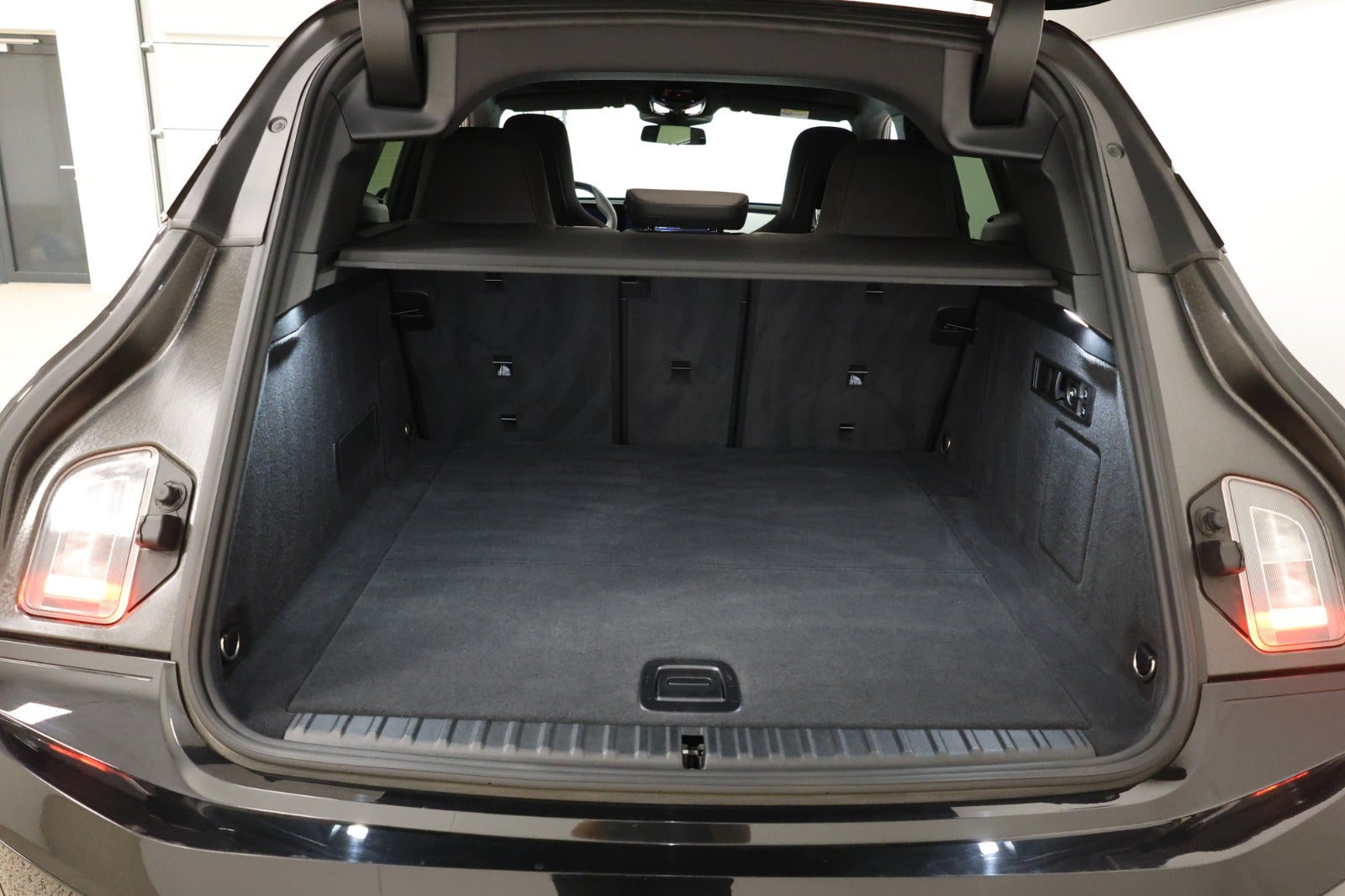 Sort BMW iX fra 2022