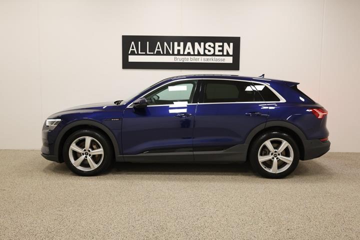 Blå Audi e-tron fra 2021