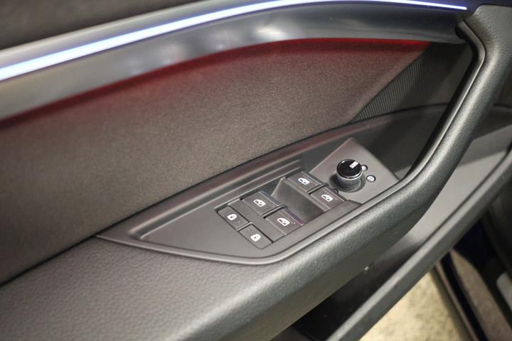 Blå Audi e-tron fra 2021