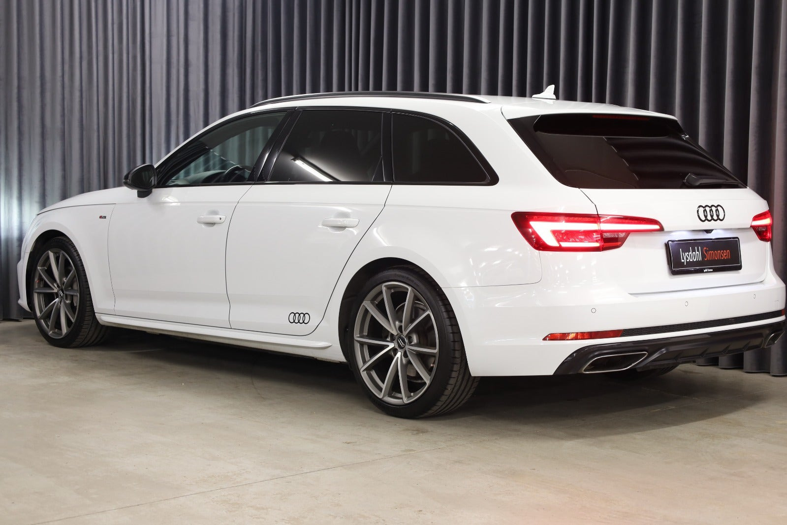 undefined Audi A4 fra 2019