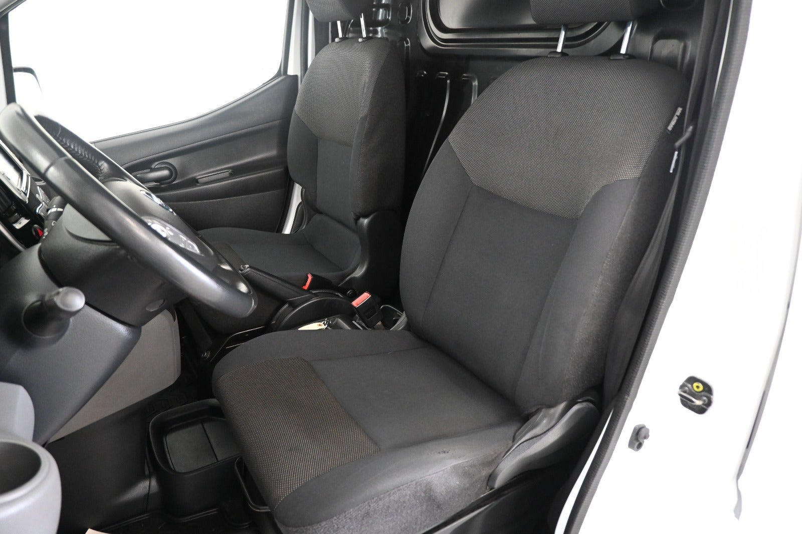 Hvid Nissan e-NV200 fra 2020