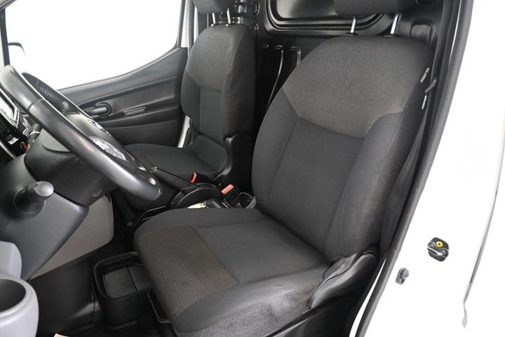Hvid Nissan e-NV200 fra 2020