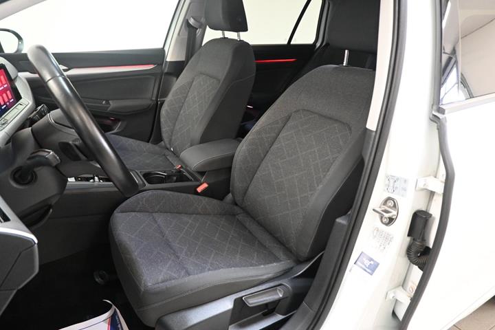 Hvid VW Golf VIII fra 2021