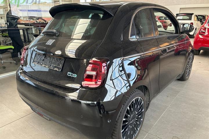 Sort Fiat 500e fra 2024