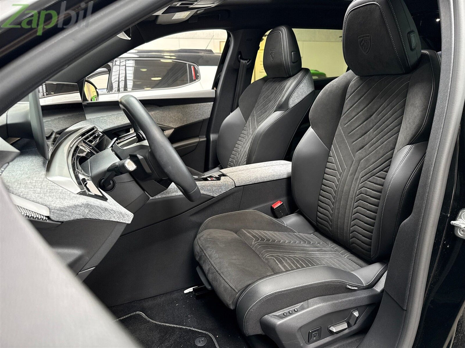 Sort Peugeot e-5008 fra 2025