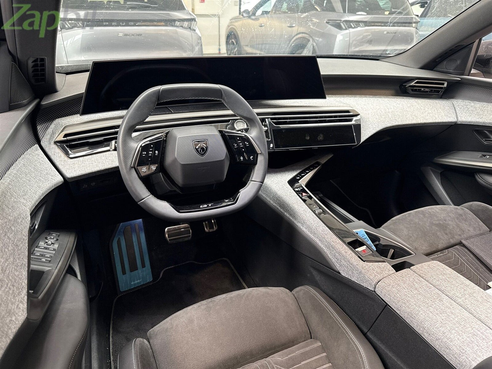 Sort Peugeot e-5008 fra 2025