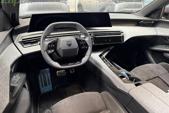 Sort Peugeot e-5008 fra 2025