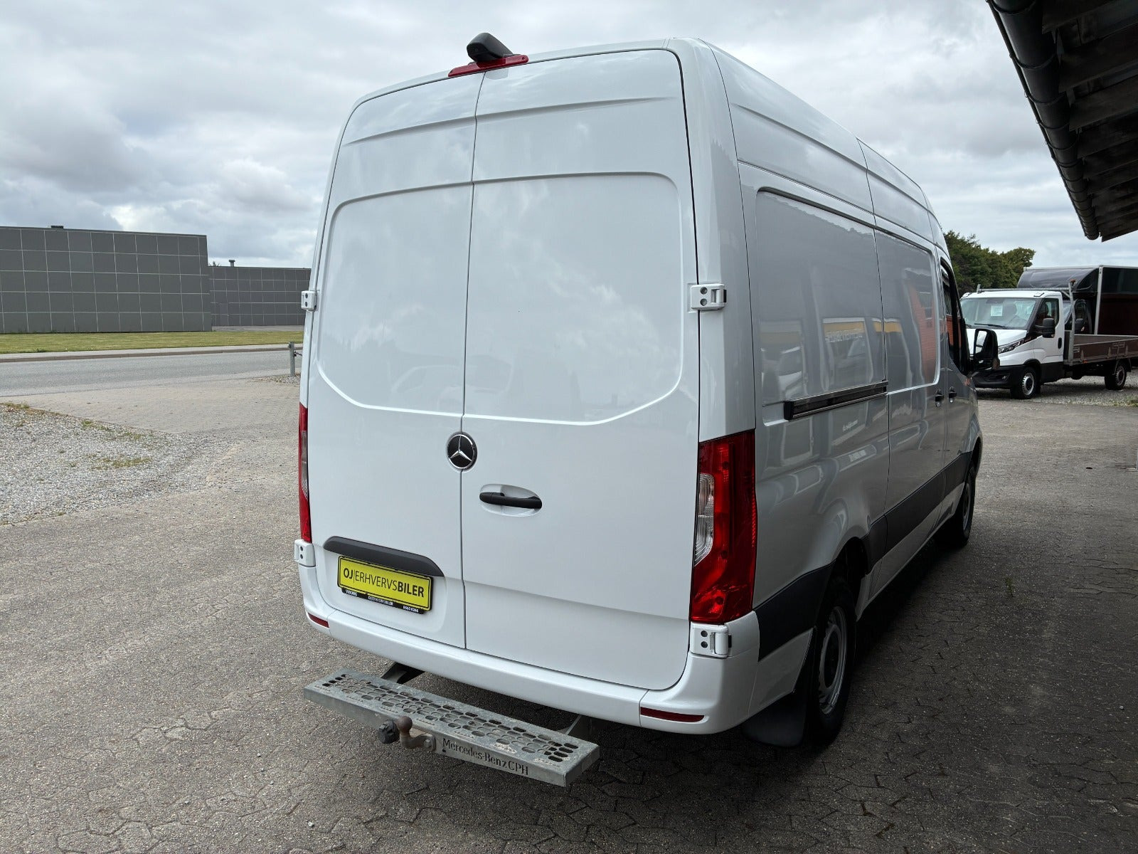 Hvid Mercedes Sprinter 317 fra 2023