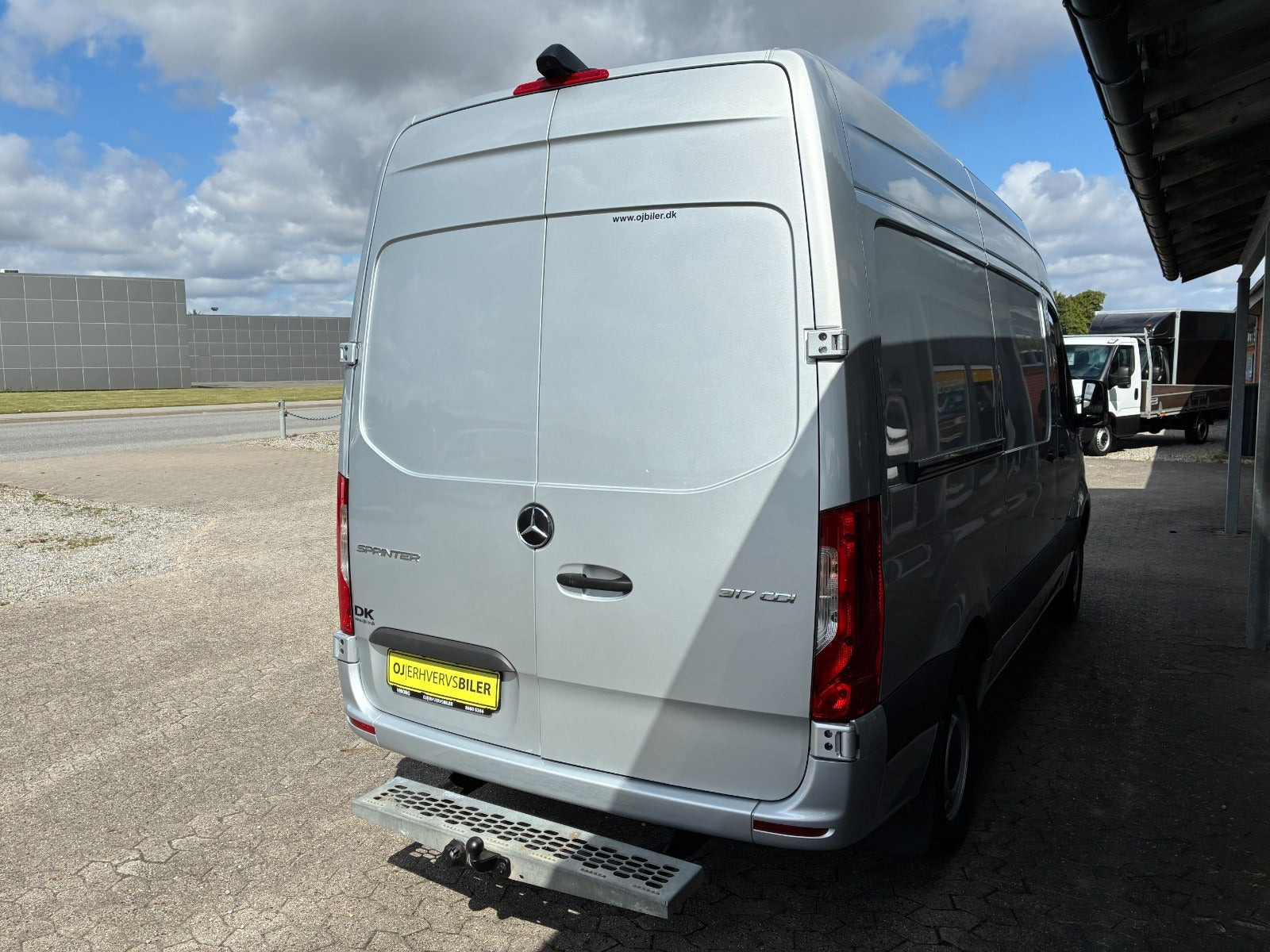Sølv Mercedes Sprinter 317 fra 2022