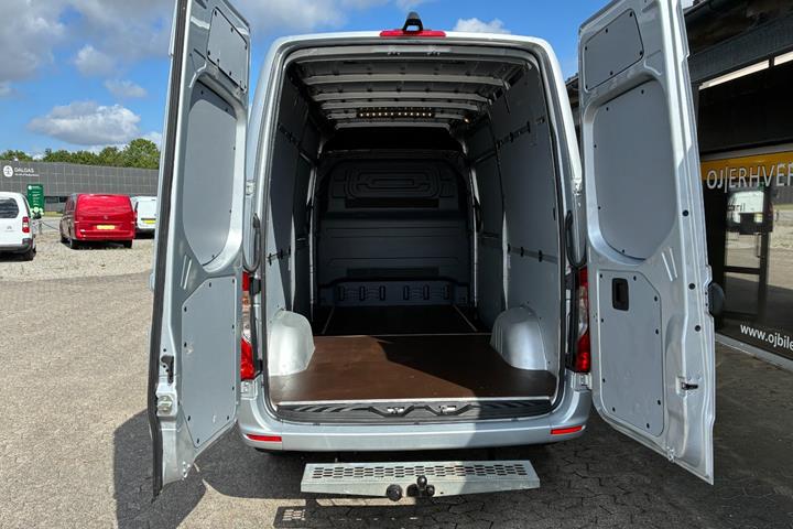 Sølv Mercedes Sprinter 317 fra 2022