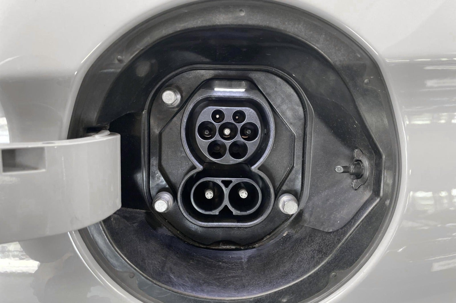 Grå Hyundai Ioniq fra 2022