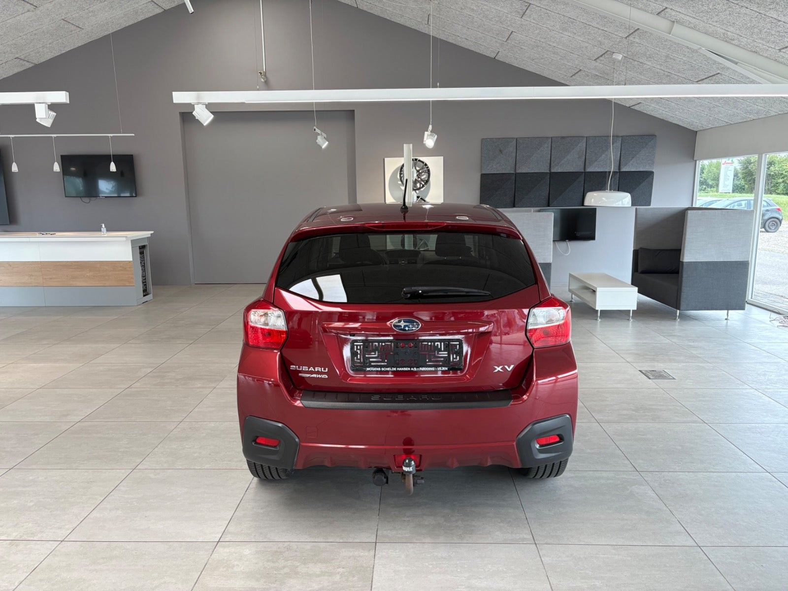 Rød Subaru XV fra 2012