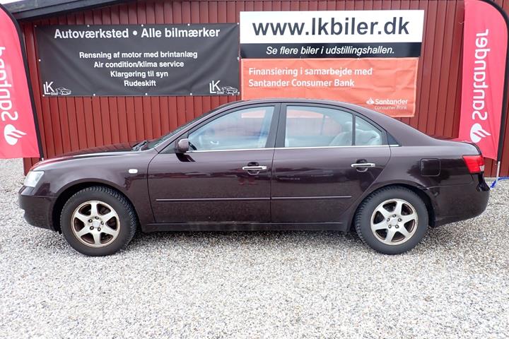 Grå Hyundai Sonata fra 2005