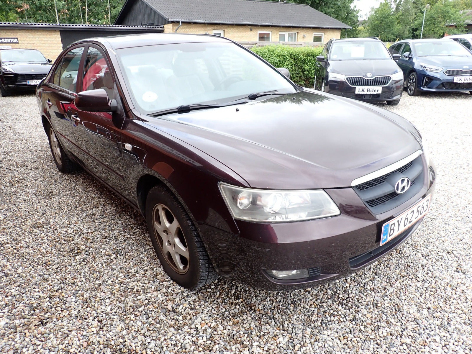 Grå Hyundai Sonata fra 2005