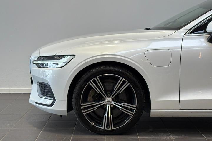 Hvid Volvo V60 fra 2022