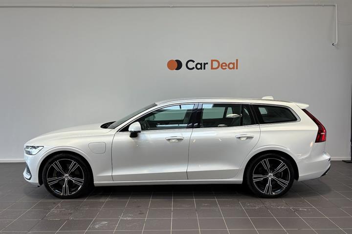 Hvid Volvo V60 fra 2022