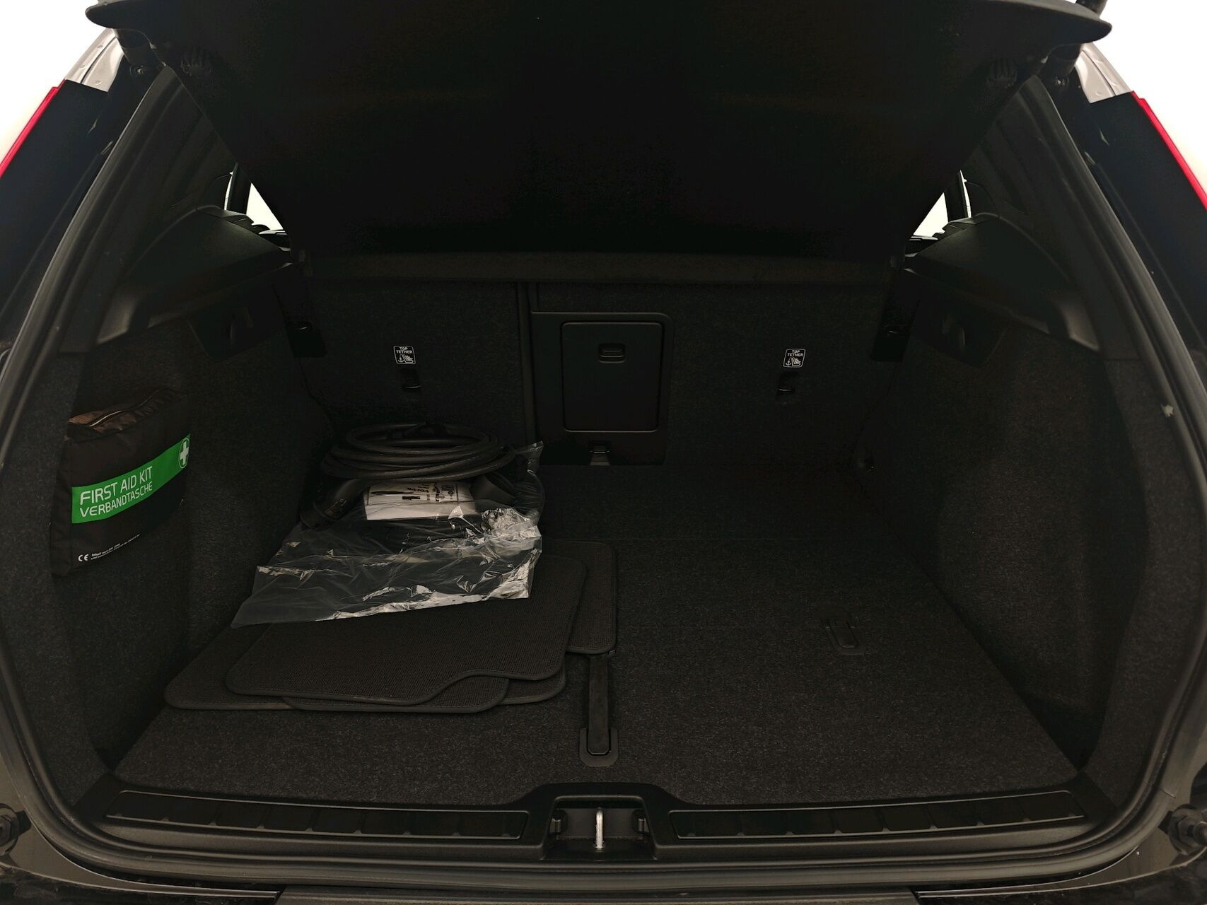Sort Volvo XC40 fra 2023