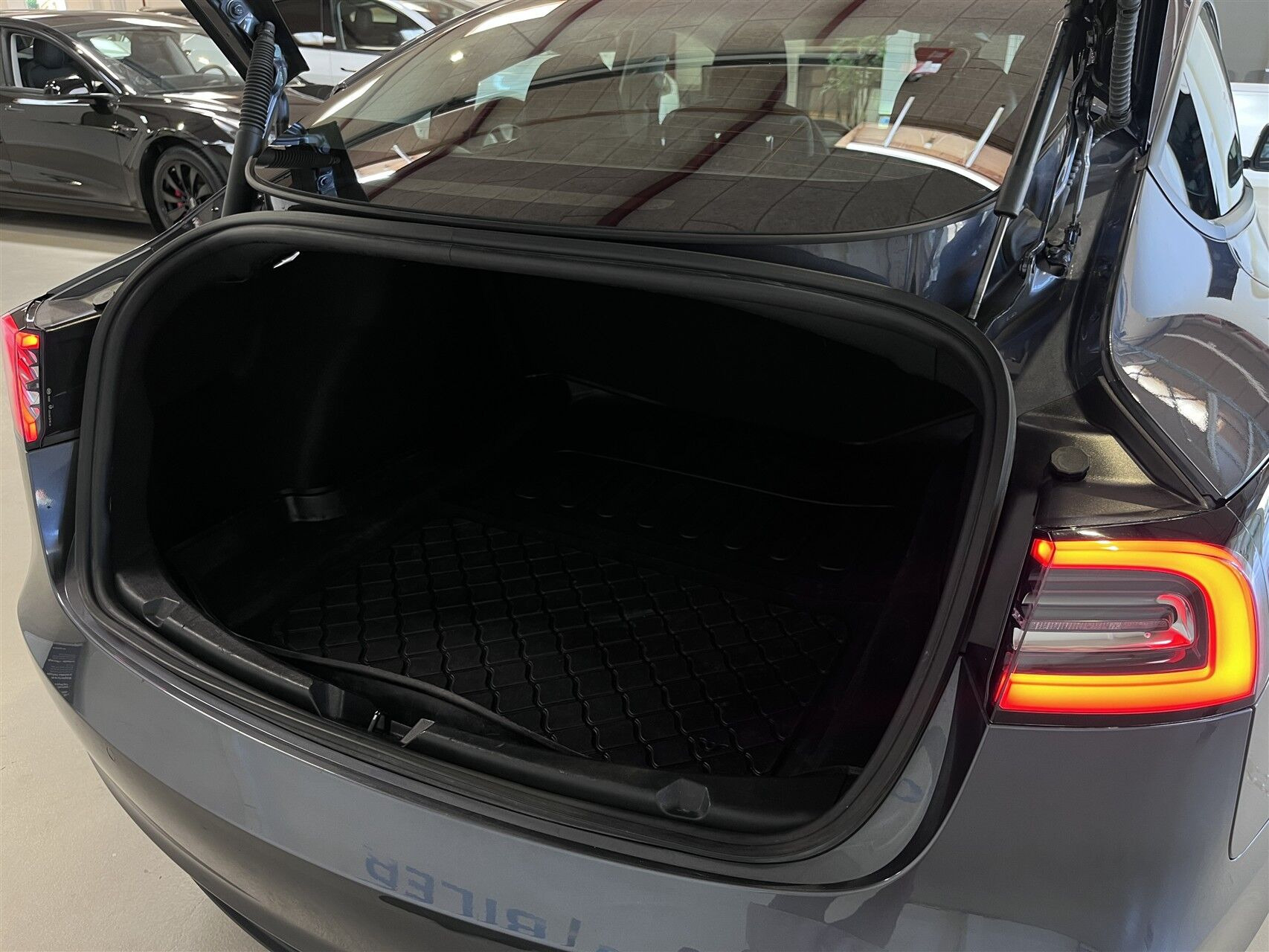 Tesla Model 3 Standard Range Plus, 325ps, 2021