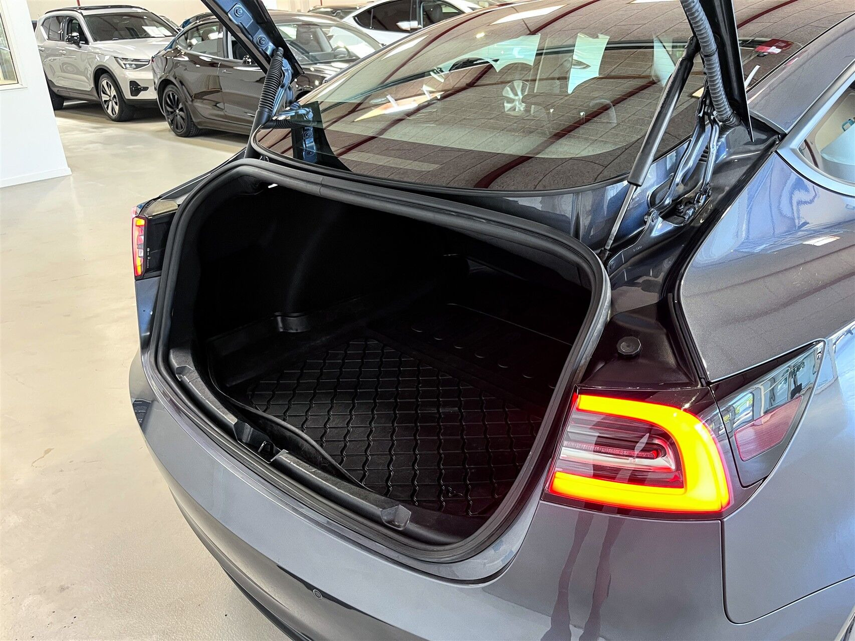 Tesla Model 3 Standard Range Plus, 325ps, 2021