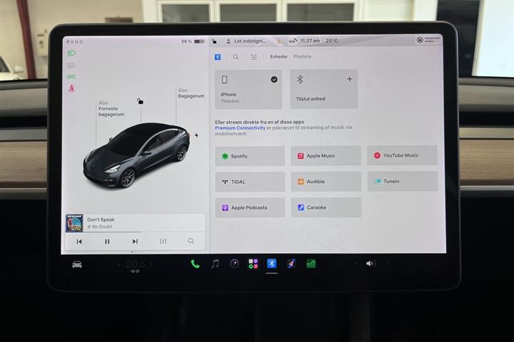 Grå Tesla Model 3 fra 2021