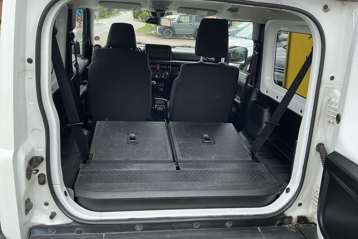 Hvid Suzuki Jimny fra 2020