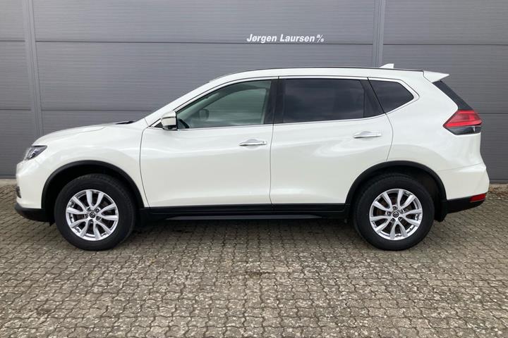Hvid Nissan X-Trail fra 2020