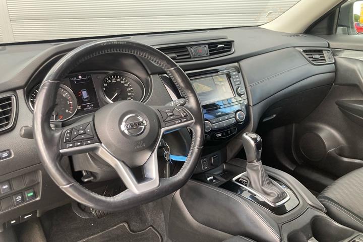 Hvid Nissan X-Trail fra 2020