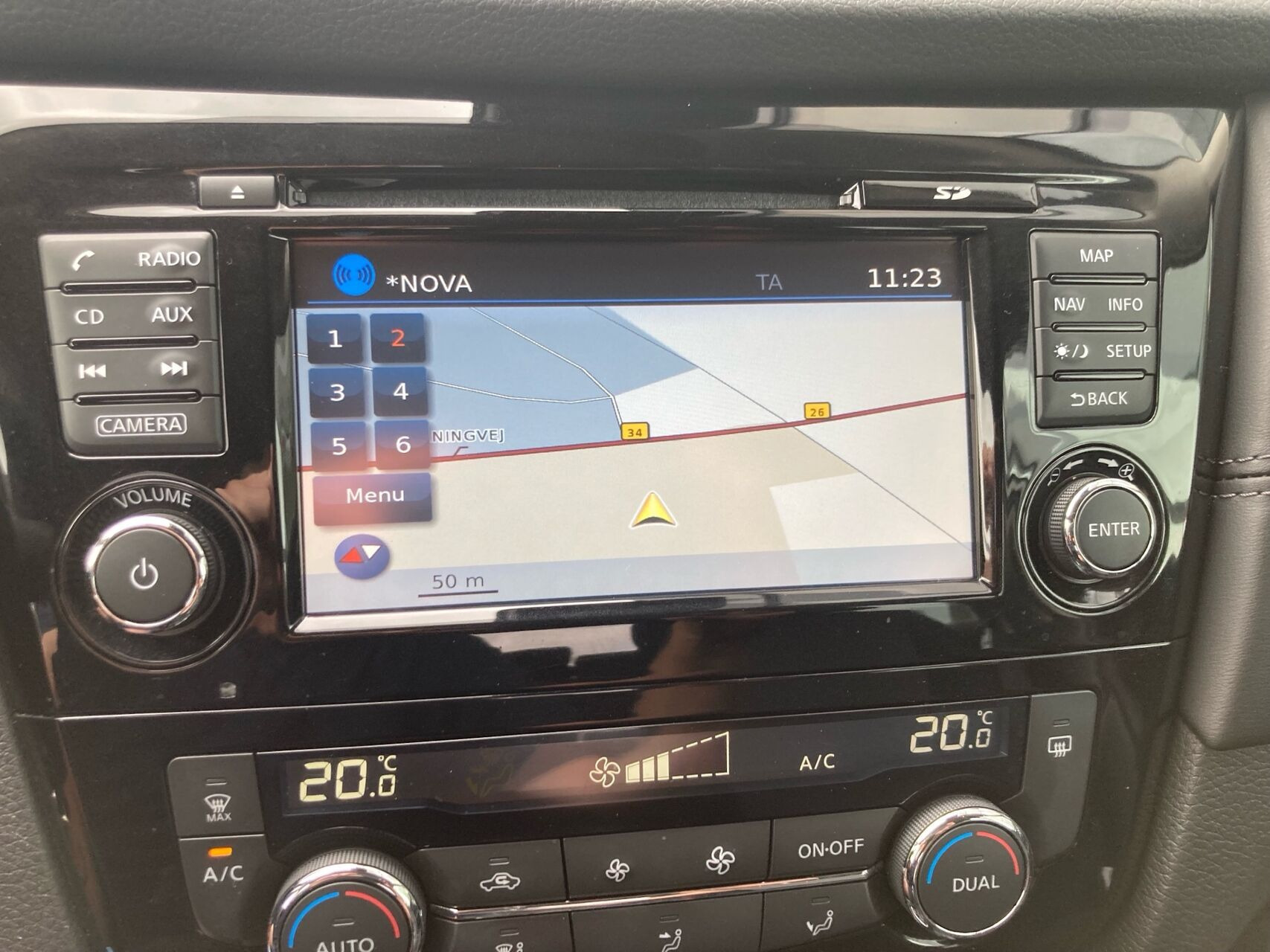 Hvid Nissan X-Trail fra 2020