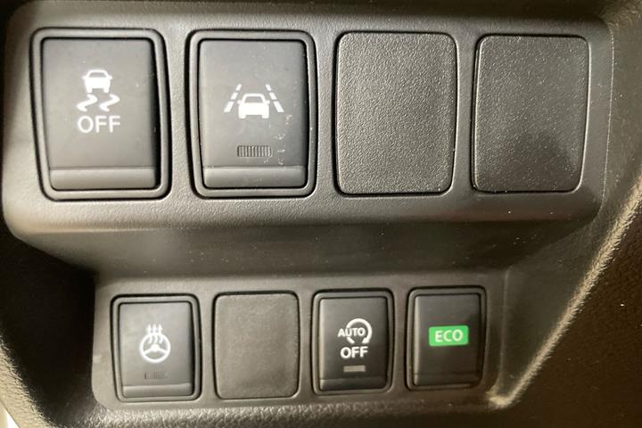 Hvid Nissan X-Trail fra 2020