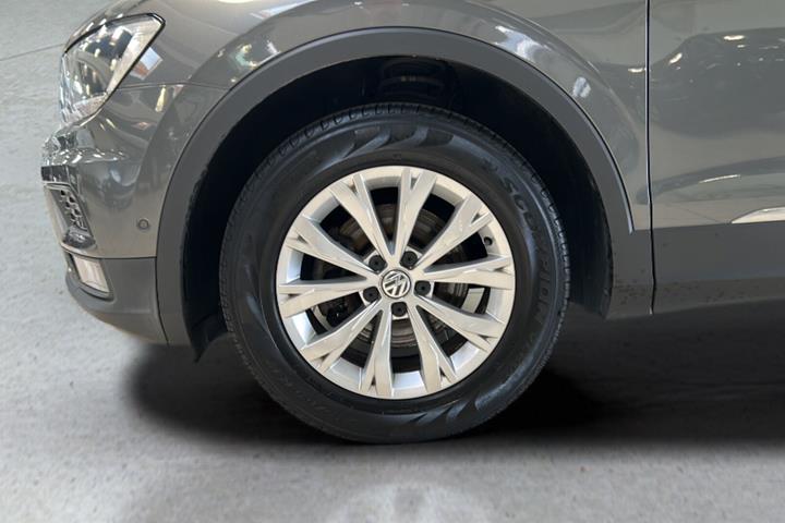 Grå VW Tiguan fra 2018