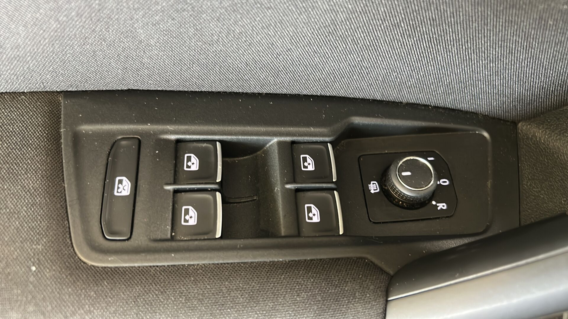 Grå VW Tiguan fra 2018
