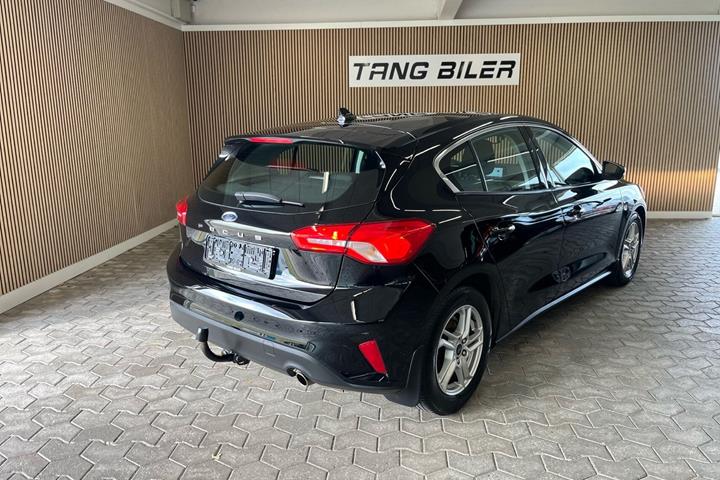Sort Ford Focus fra 2018