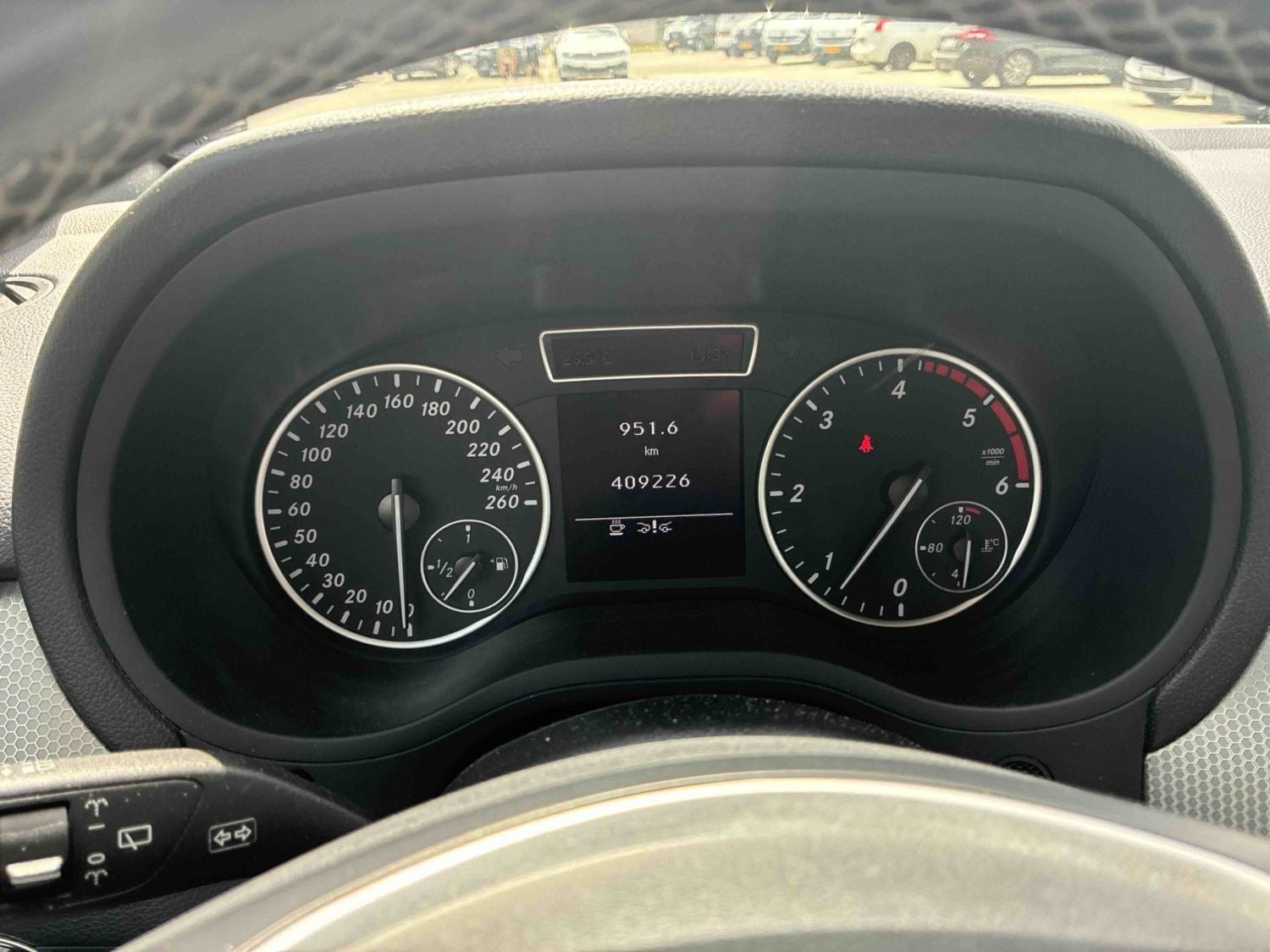 Sort Mercedes B180 fra 2013
