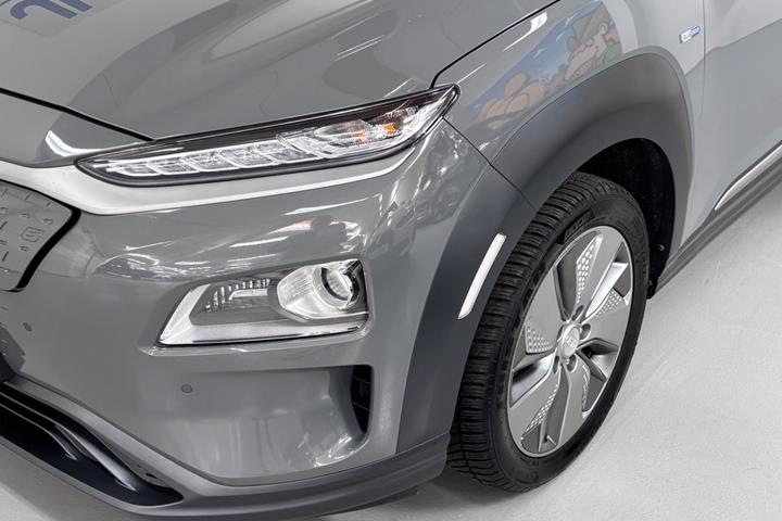 Grå Hyundai Kona fra 2020